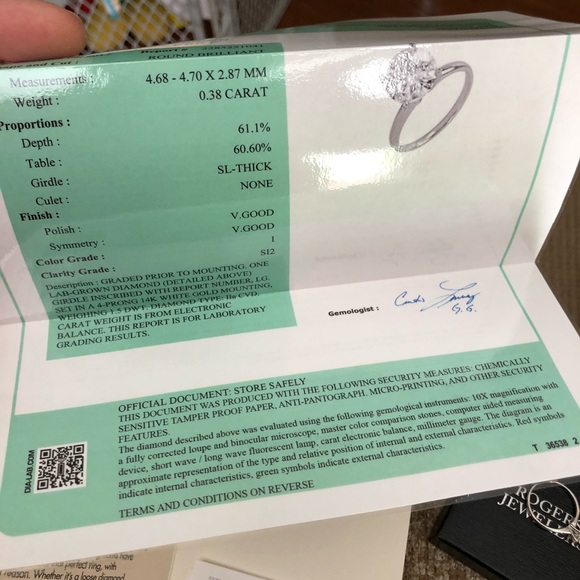 14k White Gold Diamond Ring - Picture 3 of 4